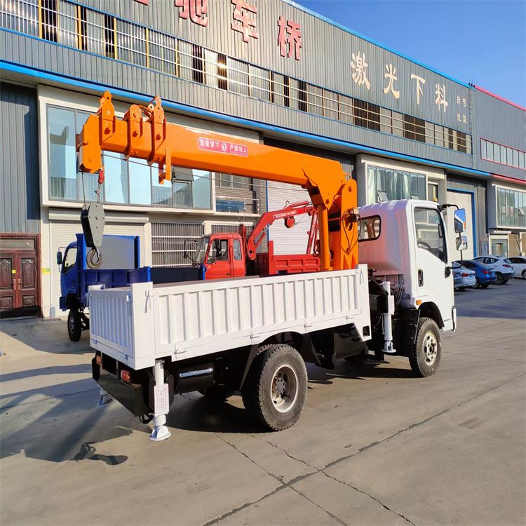 风顺堂区三轮随车吊定制 农用改装机自备吊中瑞长期出售